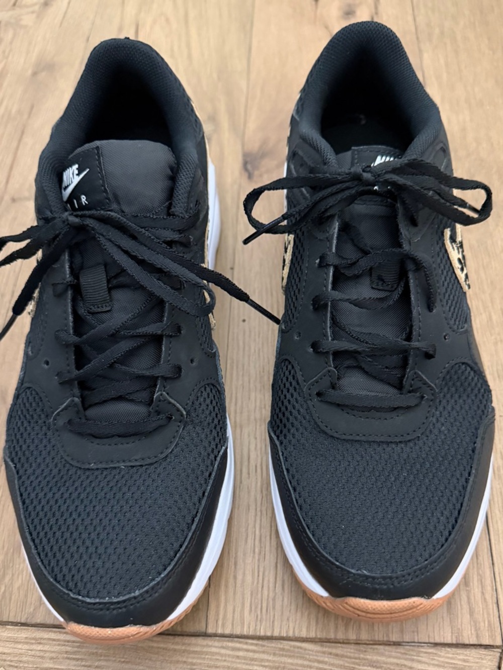 Nike Women's Air Max SC Shoe - Picture 2 of 12